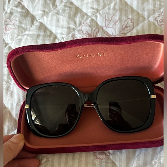Gucci oversized Women's Sunglasses - Picture 1 of 10